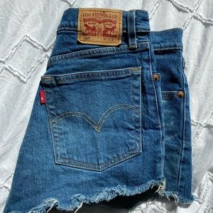 Levi’s 501 shorts size 26